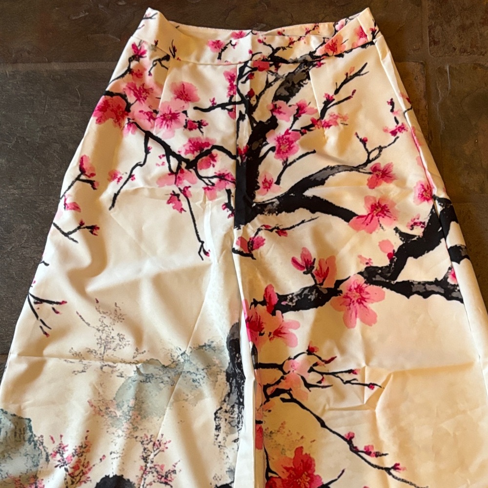 Source Unknown Floral Wide Leg Pants - Cream and Pink - Picture 2 of 5